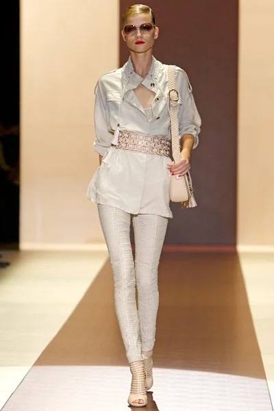 Look 11